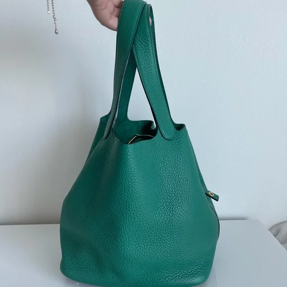 Hermès Picotin Lock 22 in Green - Picture 2 of 10